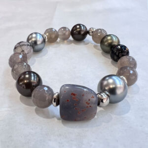 Health and Fortune Gray Agate Bracelet with Shell Beads Harmony